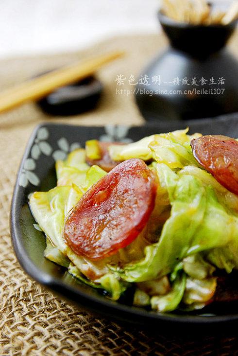 腊肠手撕包菜的做法