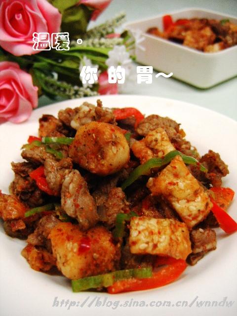 馕丁炒羊肉的做法