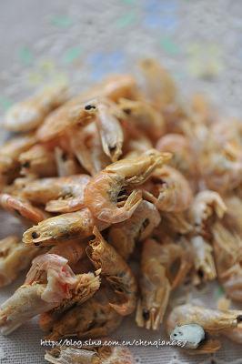 酥虾香芹的做法