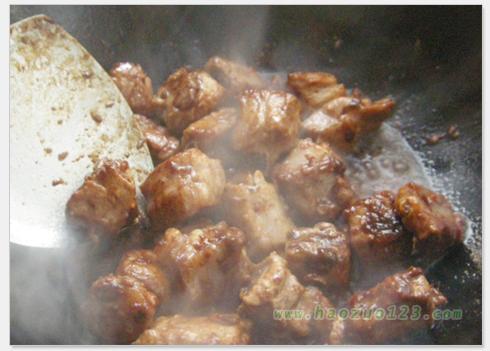 川味土豆烧排骨的做法