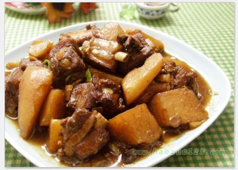 川味土豆烧排骨的做法
