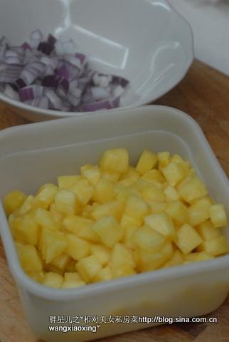 辣味菠萝鸡丁炒饭的做法