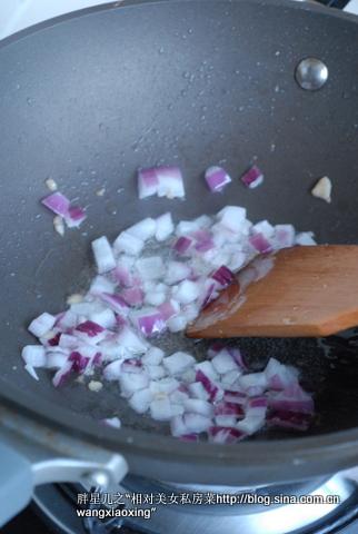 辣味菠萝鸡丁炒饭的做法