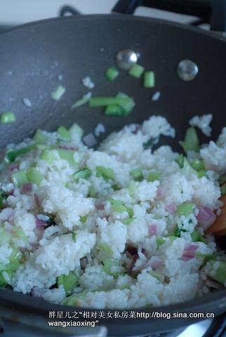 辣味菠萝鸡丁炒饭的做法