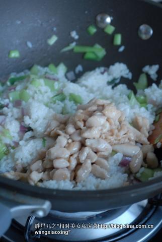 辣味菠萝鸡丁炒饭的做法