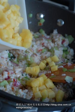 辣味菠萝鸡丁炒饭的做法
