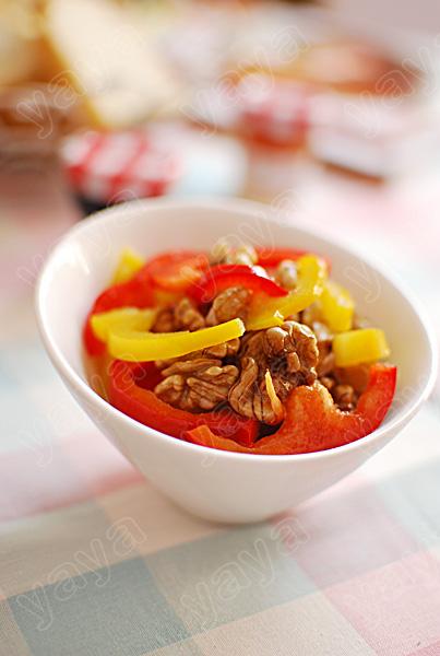 彩椒核桃仁的做法