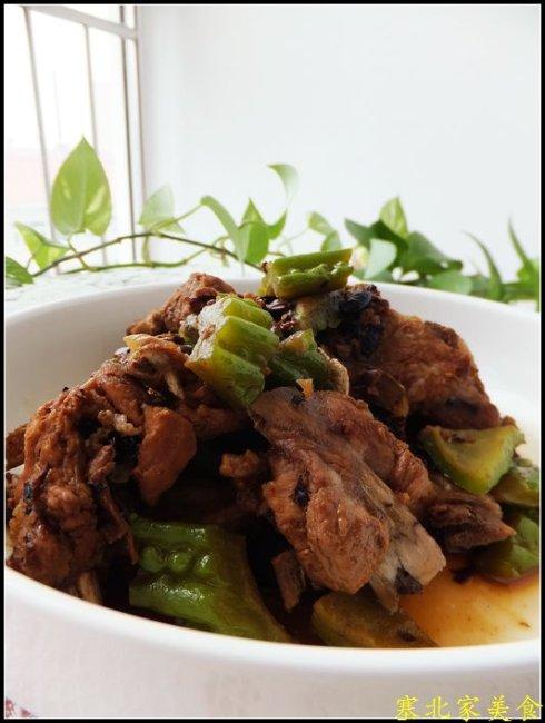 苦瓜炖排骨的做法