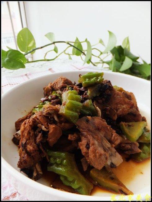 苦瓜炖排骨的做法