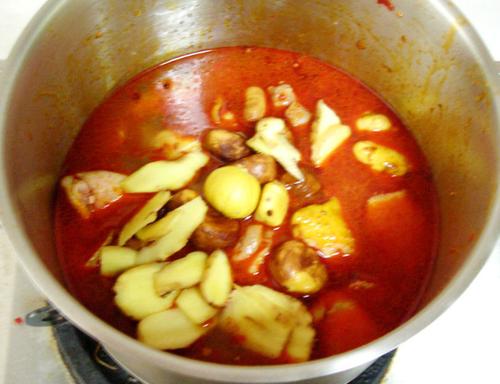 姜汁黄闷鸡的做法