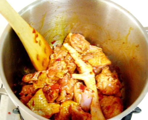 姜汁黄闷鸡的做法