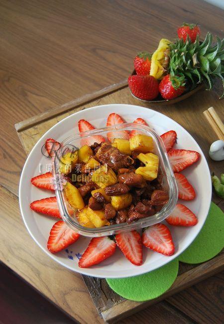 菠萝炒鸭肉粒的做法
