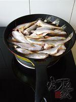 酱油水煮小黄花的做法