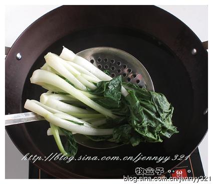 菜干杏仁煲猪展肉的做法