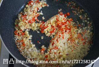 蒜香韭菜花甲的做法