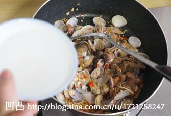 蒜香韭菜花甲的做法