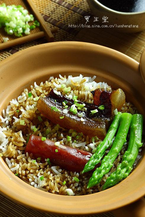 金牌腊味煲仔饭的做法