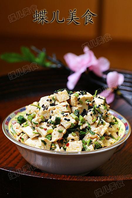 香椿芽拌豆腐的做法