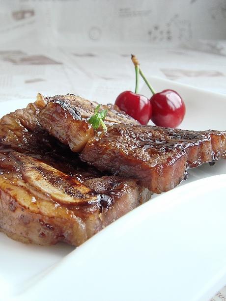 ��ʽţ�йǵ�����