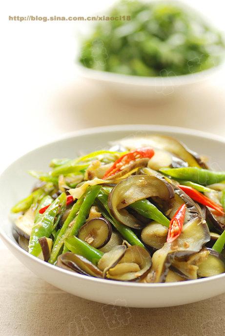 双椒炒茄子的做法