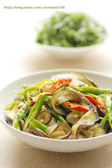 双椒炒茄子的做法