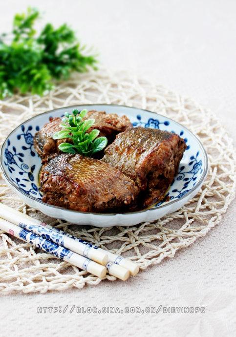 酱焖酥鱼的做法