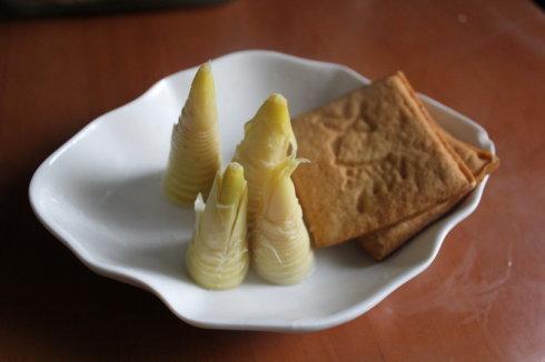 香干笋尖拌马兰的做法