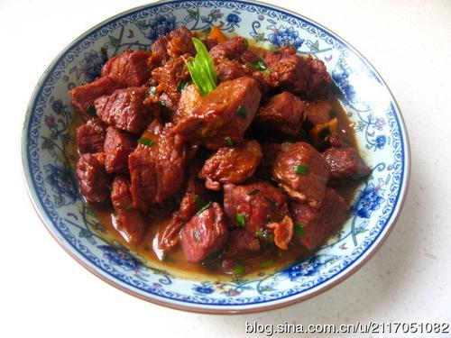 独家秘制经典老味的红烧牛肉的做法