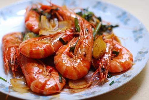 姜葱炒九节虾的做法