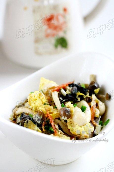 菌菇炒蛋的做法