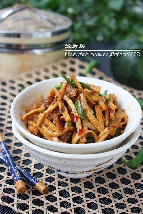 杏鲍菇炒肉丝的做法