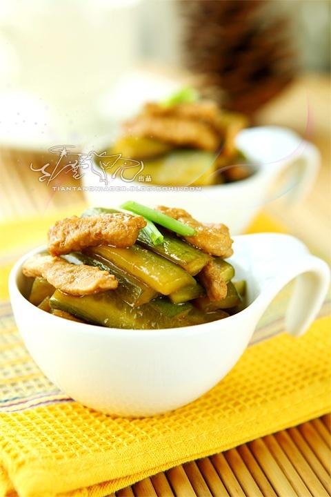 醋香黄瓜炒肉的做法