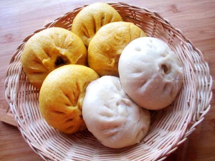 茄丁粉条馅玉米合面包子 茄丁粉条馅玉米合面包子的做法