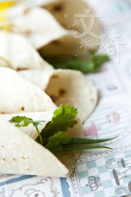 薄饼卷香葱 薄饼卷香葱的做法