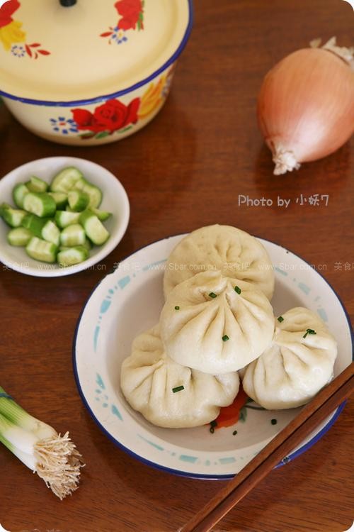 洋葱猪肉水煎包 洋葱猪肉水煎包的做法