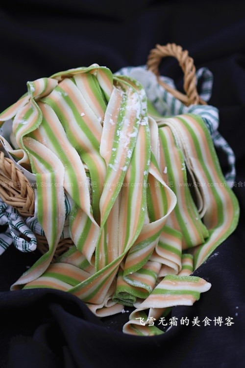 ��ɫ����������