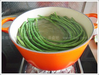 香辣豇豆烫面蒸饺 香辣豇豆烫面蒸饺的做法