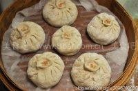 芝麻馅糖包子 芝麻馅糖包子的做法