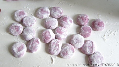 紫薯玫瑰卷 紫薯玫瑰卷的做法