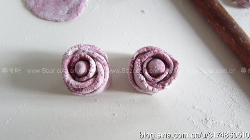 紫薯玫瑰卷 紫薯玫瑰卷的做法