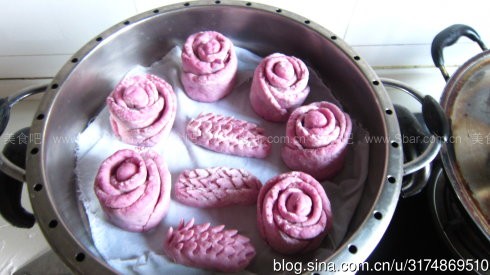 紫薯玫瑰卷 紫薯玫瑰卷的做法