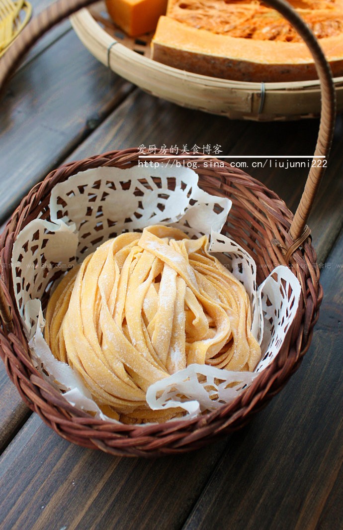 南瓜手擀面 南瓜手擀面的做法